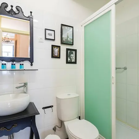 Apartment Palma 3-a Bedroom Located Lisbon