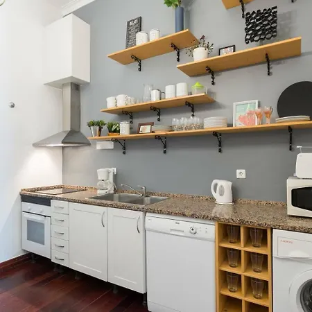 Palma 3-a Bedroom Located * Lisbon