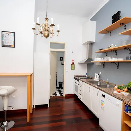 Bright And Spacious 3 Bedroom With High Ceilings Location Lisboa