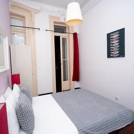 Bright And Spacious 3 Bedroom With High Ceilings Location 리스본