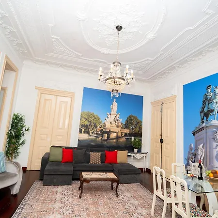 Bright And Spacious 3 Bedroom With High Ceilings Location Lejlighed *