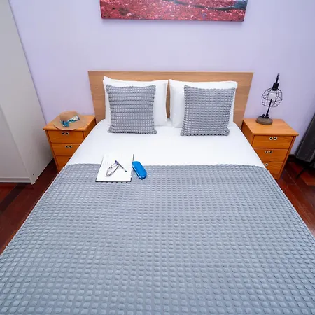 Lejlighed Bright And Spacious 3 Bedroom With High Ceilings Location *